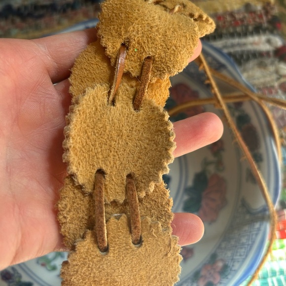 Handcrafted Native American Beaded Tan Leather Tie Headband Headrest - Picture 8 of 15